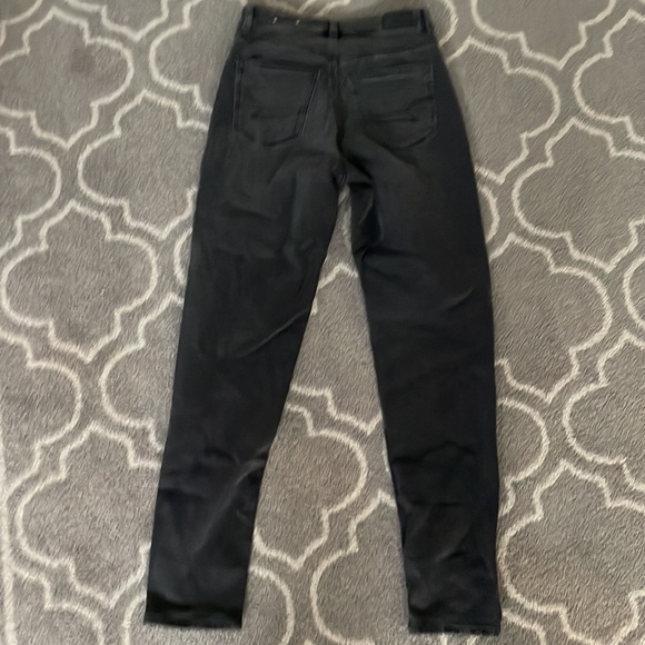 American Eagle Mom Jean - Picture 2 of 5